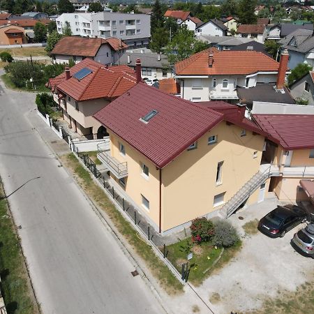 Apartments Aqua Resa Bihać Esterno foto