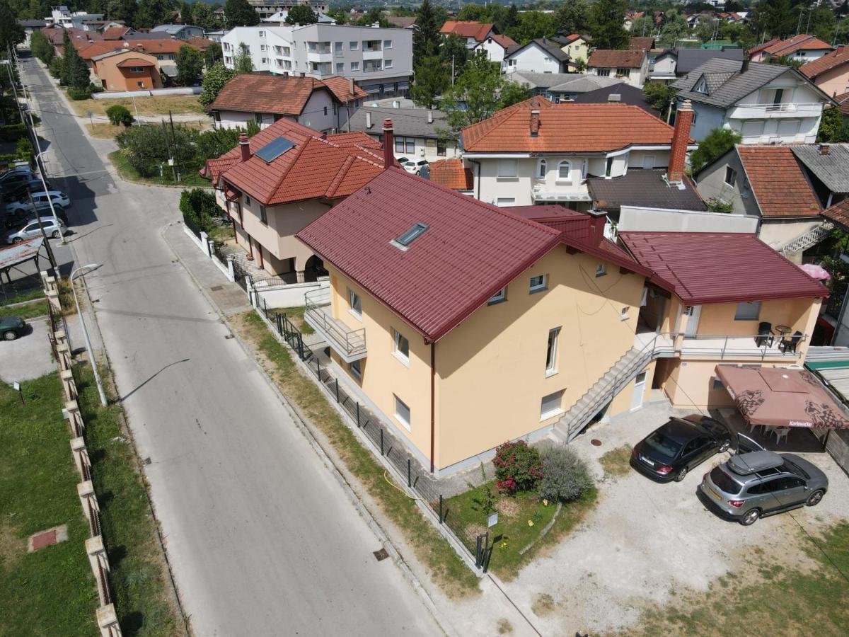 Apartments Aqua Resa Bihać Esterno foto