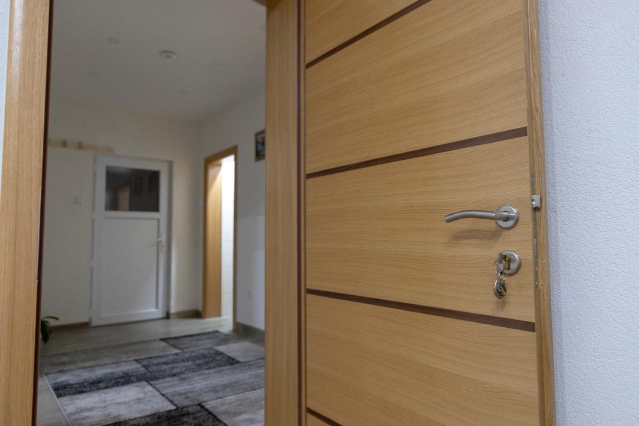 Apartments Aqua Resa Bihać Esterno foto